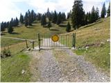 Za Ušivcem - Kapela Marije Snežne (Velika planina)